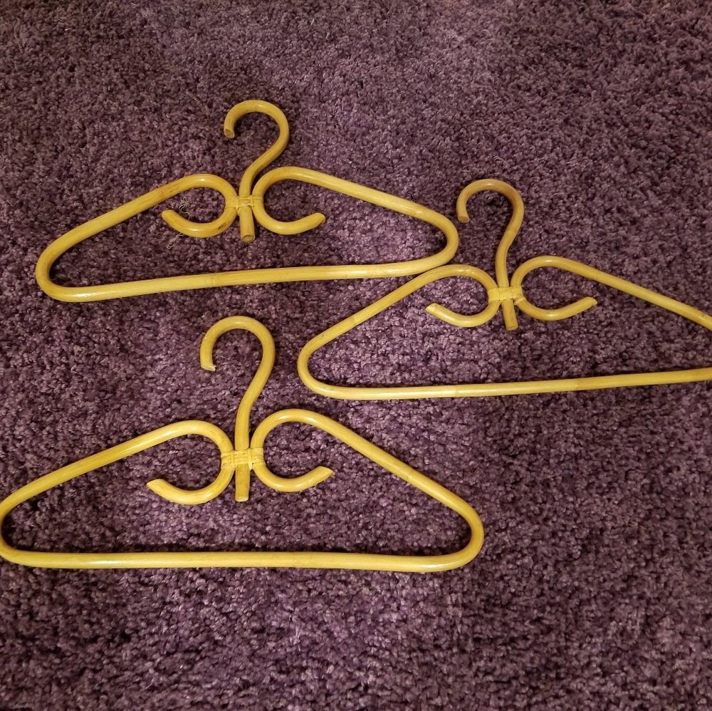 Vintage from the 80's)...Wooden Hangers - Picture 2 of 6
